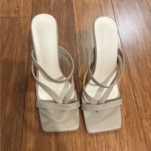 Elegant Beige Strappy Sandals